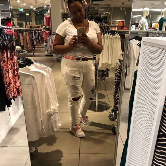 Meet your Posher, Carla - Picture 2 of 2